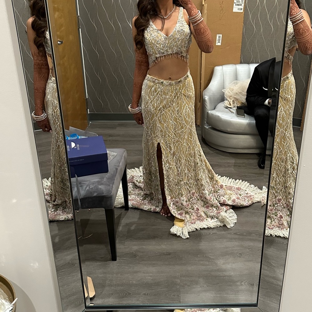 Bridal Indian Pakistani Designer Lehenga - image 4